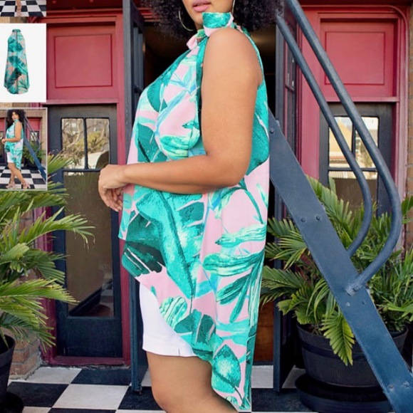 This hi-lo sleeveless blouse from NY&Company is XL in a pink/green color combo - Picture 3 of 7